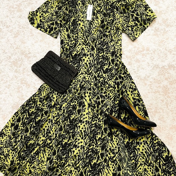 Topshop Dresses & Skirts - Top Shop midi dress animal print yellow black size US12